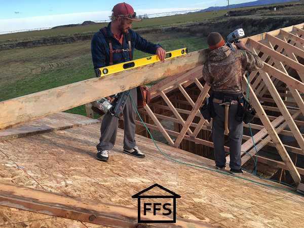 finish roof framing. How to build your own house. DIY save money. 